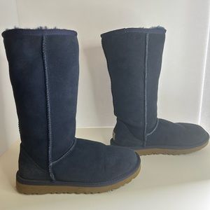 Women’s Ugg Boot Sz 5 Blue